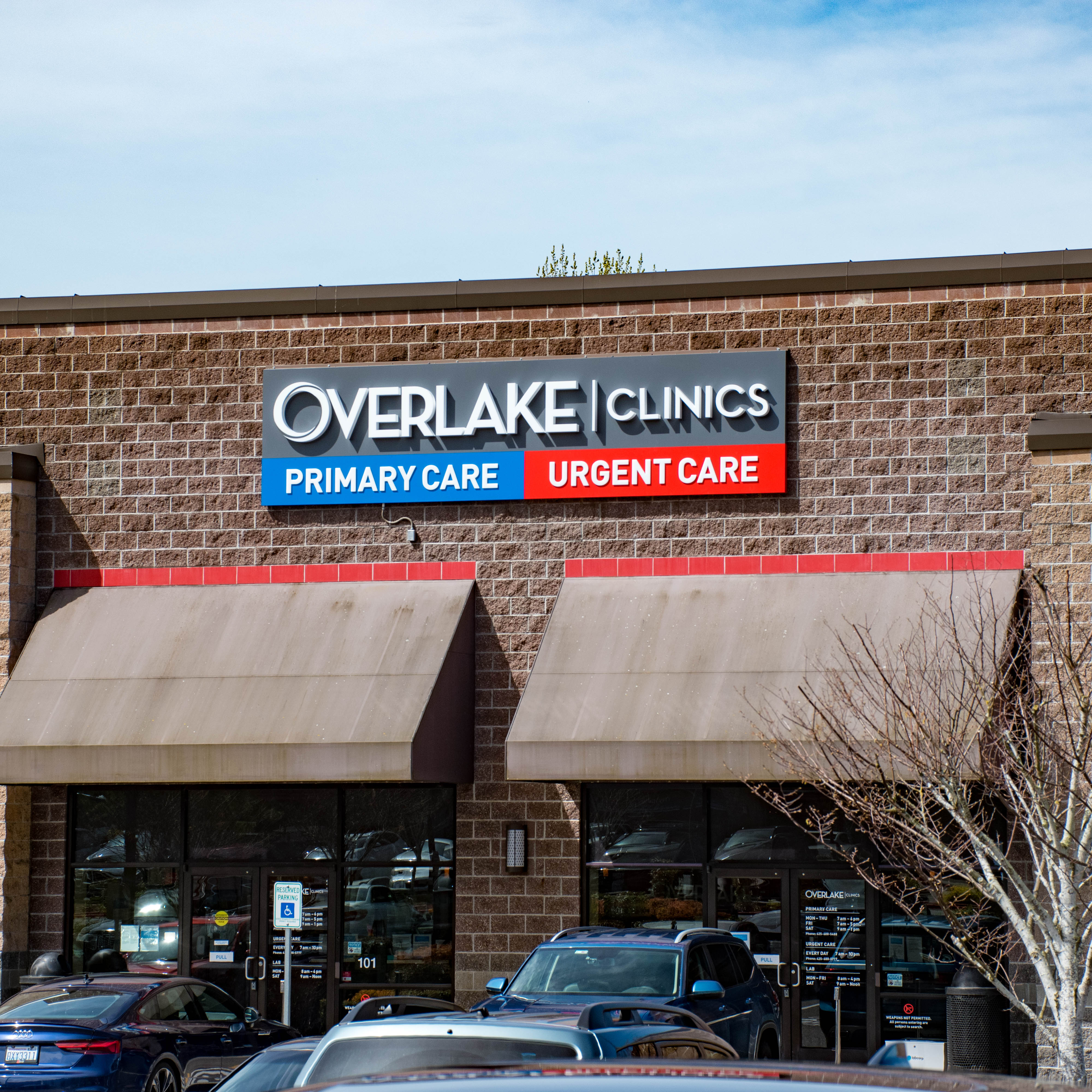 Front exterior view of Overlake Issaquah Primary and Urgent Care clinic building