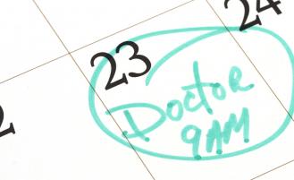 calendar-with-date-circled-in-green-for-doctor-appointment