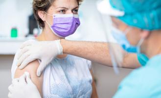 woman-getting-flu-shot