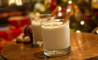 two-glasses-egg-nog