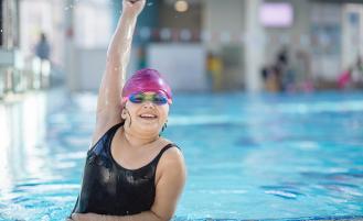 young-swimmer-girl-pool