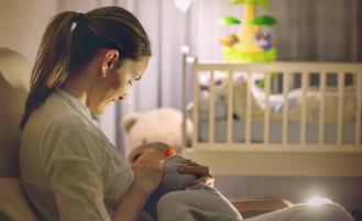 mother-with-newborn-in-nursery